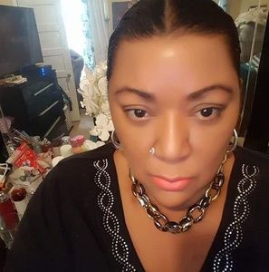 Meet your Posher, Jacqueline